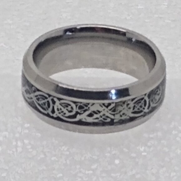 Celtic Dragon Silver Knot On Black Resin Inlay Ring Size 8.25 Width 8mm Unisex - Picture 1 of 4